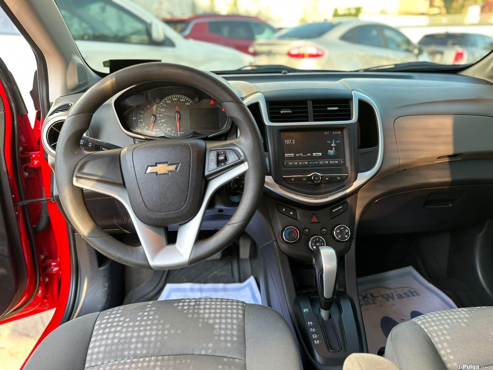 Vendo mi Chevrolet Sonic 2017 Gasolina Foto 7139169-3.jpg