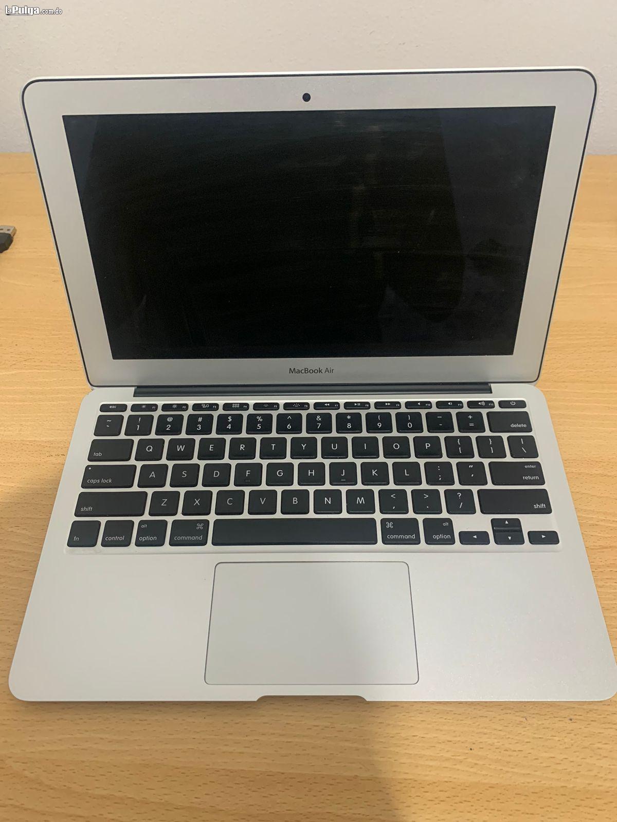 Vendo Macbook Air Modelo A1465 Año 2013 Para Pieza O Reparación Nego Foto 7139671-2.jpg