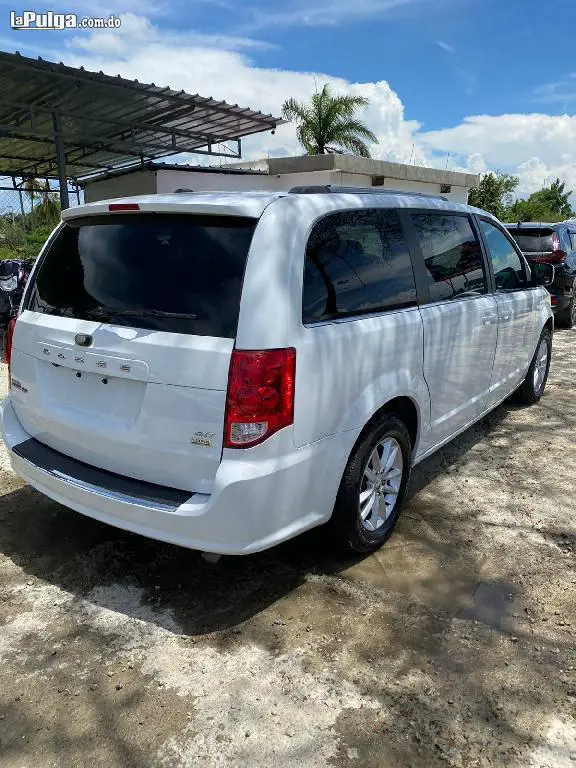 Dodge Grand Caravan 2018 Gasolina Foto 7142576-2.jpg