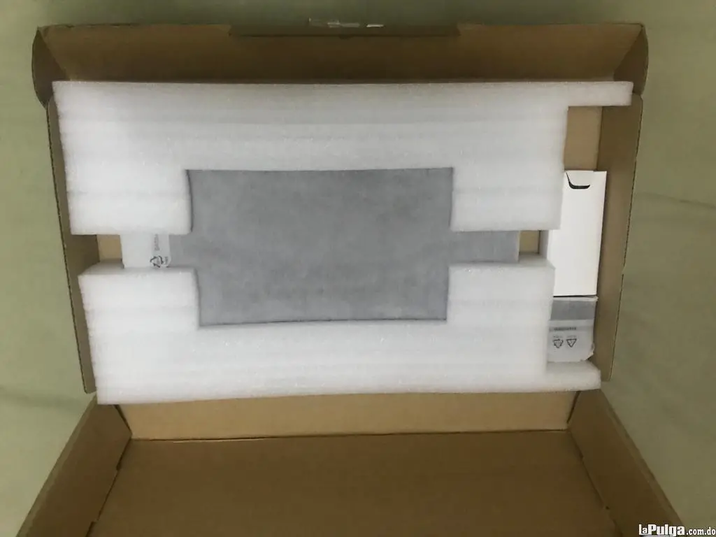 SAMSUNG 156 CHROMEBOOK LAPTOP NUEVO EN CAJA  Foto 7143349-2.jpg