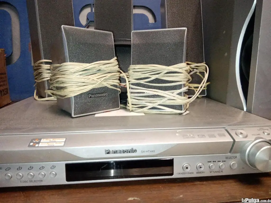 Sistema de sonido de cine en casa Foto 7143379-4.jpg