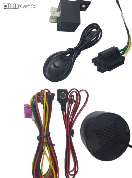 GPS tracker con corte de energia microfono y boton de emergencia SOS Foto 7144873-1.jpg