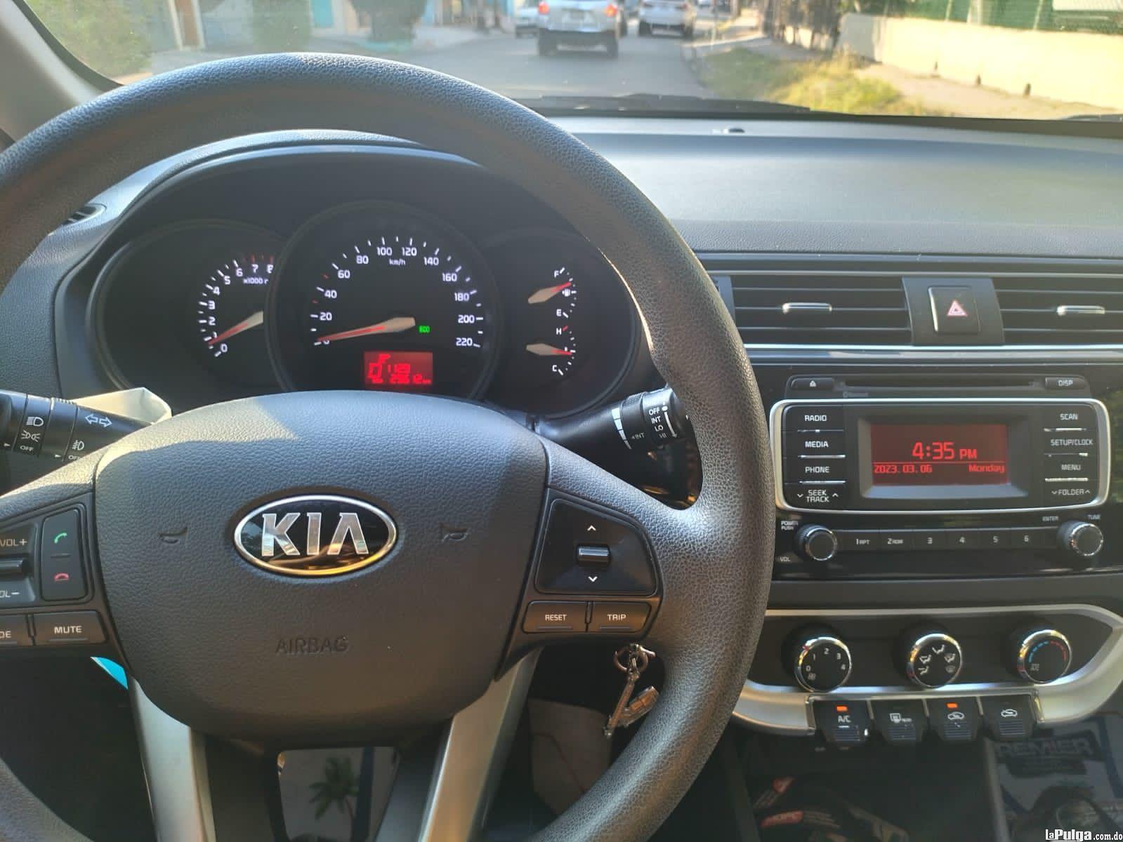 Único dueño vende Kia Rio LX 2017 Foto 7146026-2.jpg