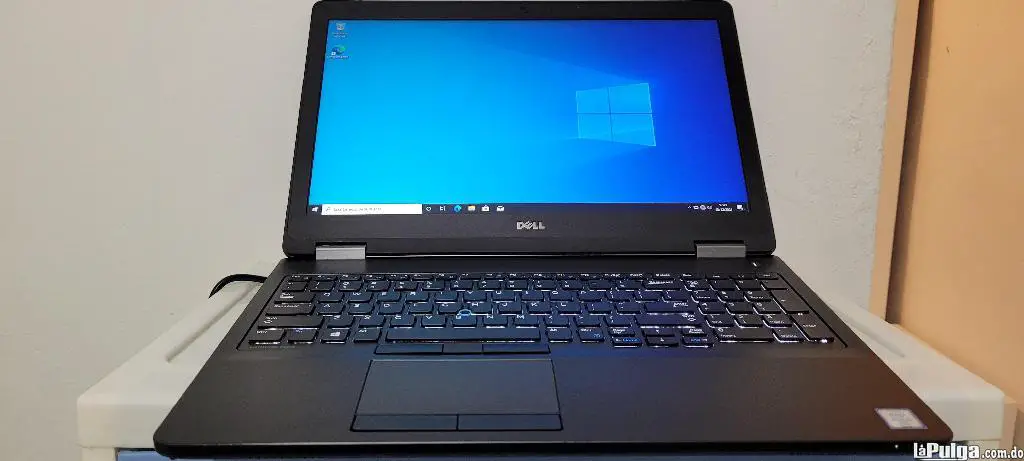 Dell 5570 17 Pulg Core i7 6ta Ram 16gb Disco 256gb Aty Radeon 2gb Dedi Foto 7146744-3.jpg