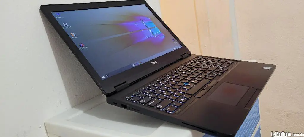 Dell 5570 17 Pulg Core i7 6ta Ram 16gb Video intel 8gb Y Aty Radeon R7 Foto 7149690-1.jpg