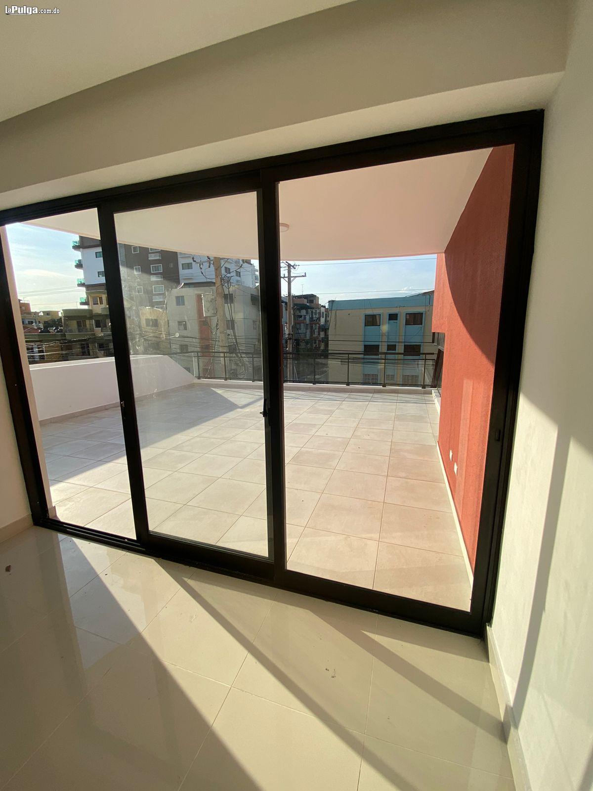 Apartamento segundo nivel con terraza privada en Alma Rosa I Foto 7149850-2.jpg