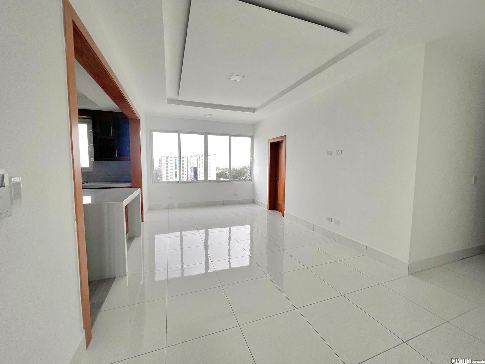 RENTA ESTE MARAVILLOSO APARTAMENTO CENTRICO 8VO PISO Foto 7152070-1.jpg