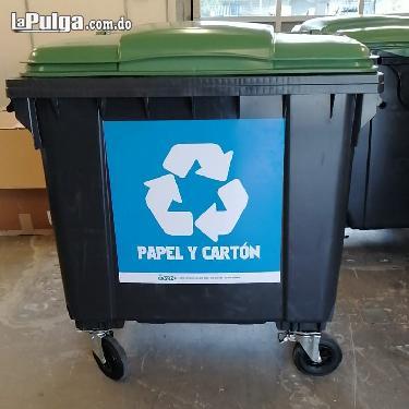 zafacones de reciclaje y contenedores de basura. Foto 7152722-3.jpg