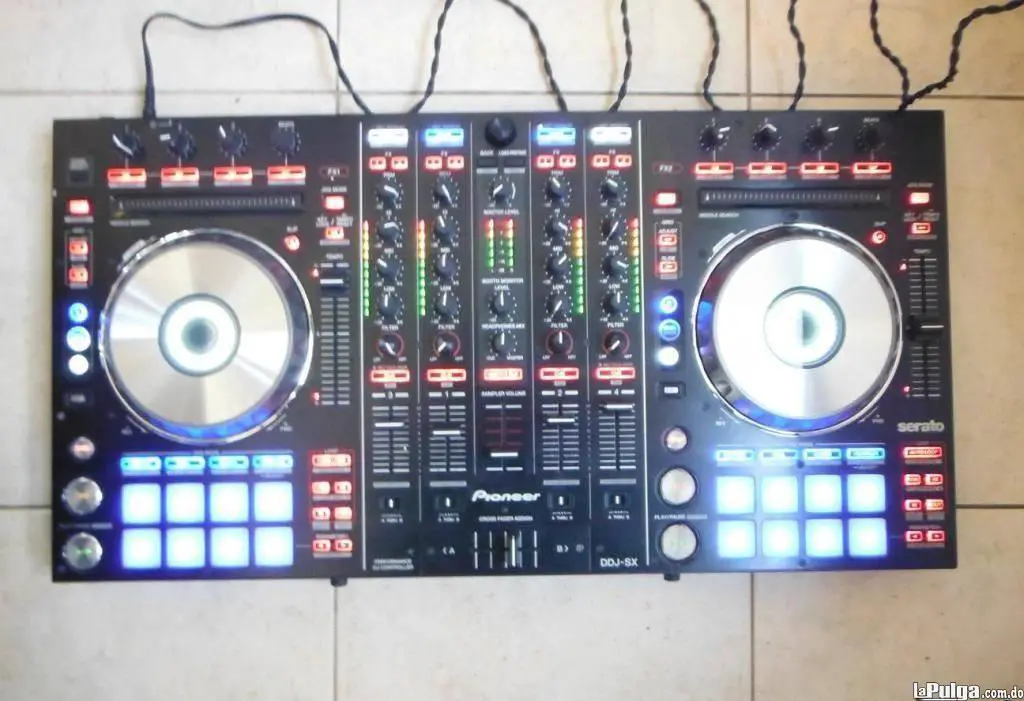 DJ Controller Pioneer DDJ SX SERATO PRO internationalturbonotevapdesbl Foto 7155298-1.jpg