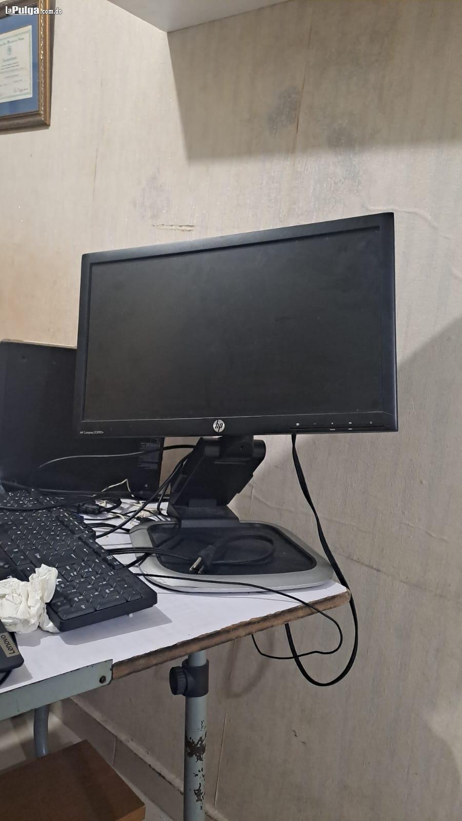 Monitor Asus VH222T y Monitor HP Compaq Leer Descripcion Foto 7156416-5.jpg