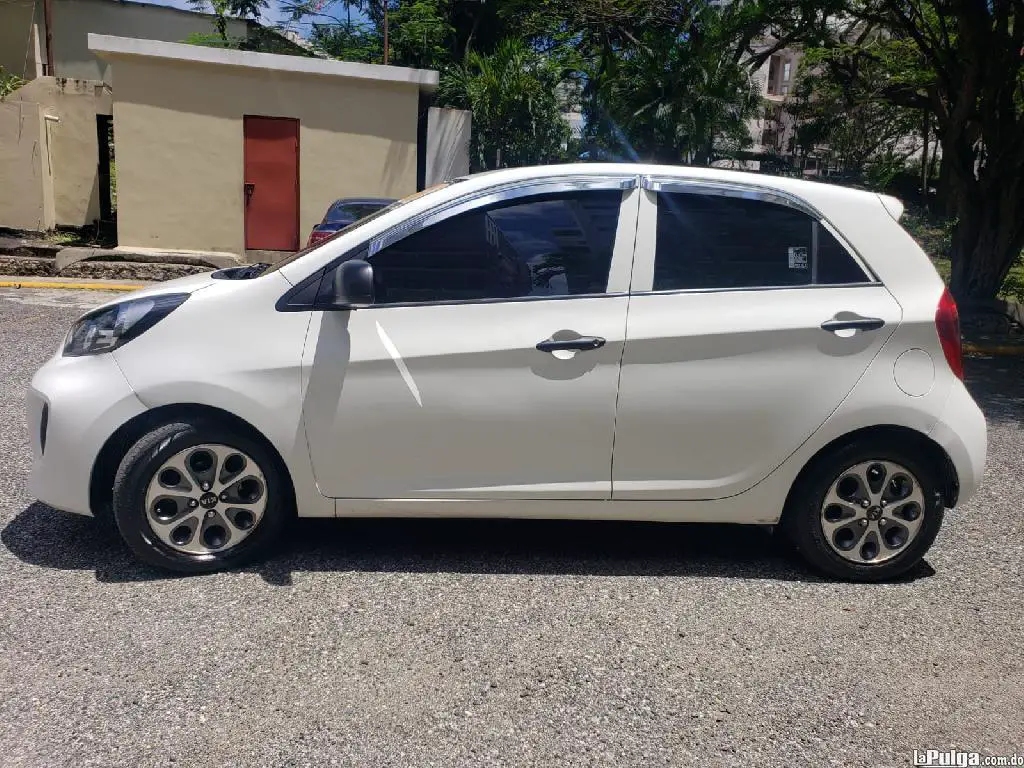 vendo este carro kia hyundai honda toyota daihatsu RECIBIMOS VEHICULOS Foto 7157332-3.jpg