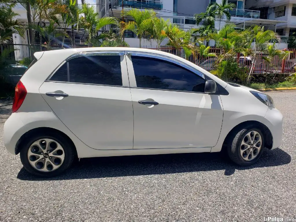 vendo este carro kia hyundai honda toyota daihatsu RECIBIMOS VEHICULOS Foto 7157332-5.jpg