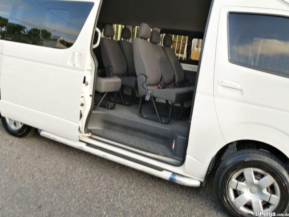 rent a car alquiler renta minivan minibus  Foto 7157350-1.jpg