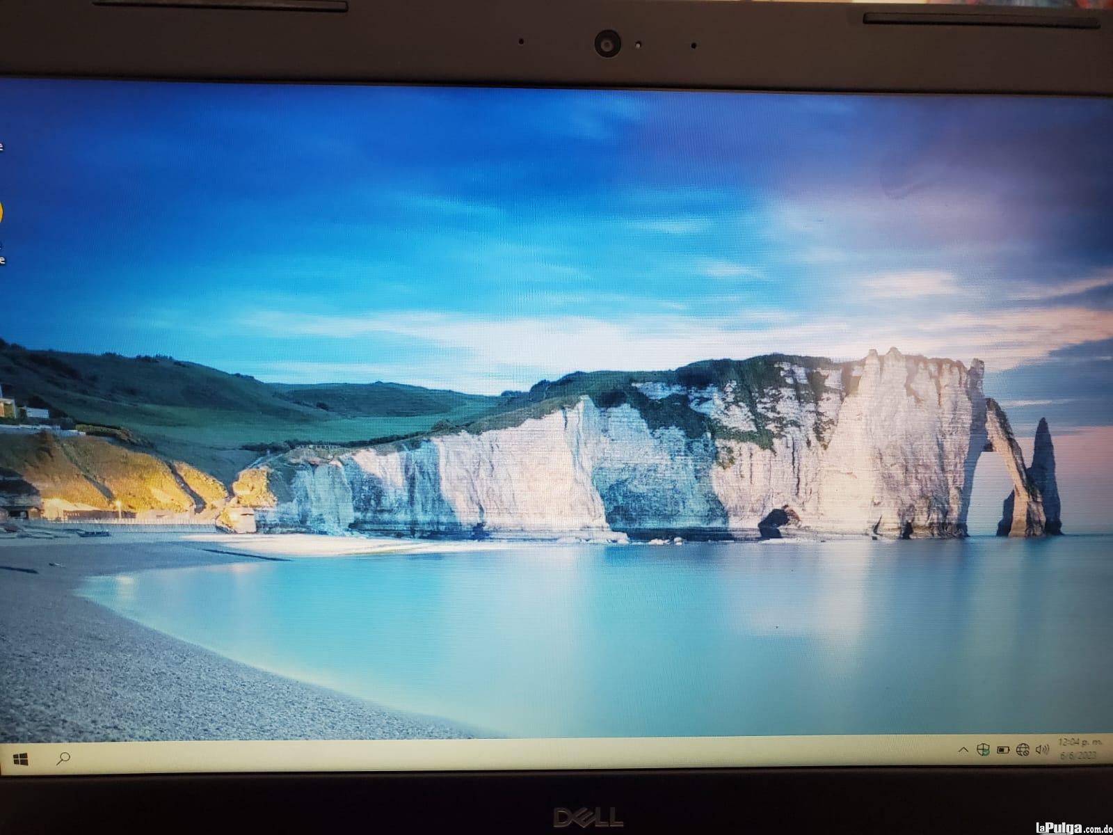 Laptop Dell Latitude 3590 / 8th Gen Intel Core i5 / 8GB DDR4 / 128GB Foto 7157757-4.jpg