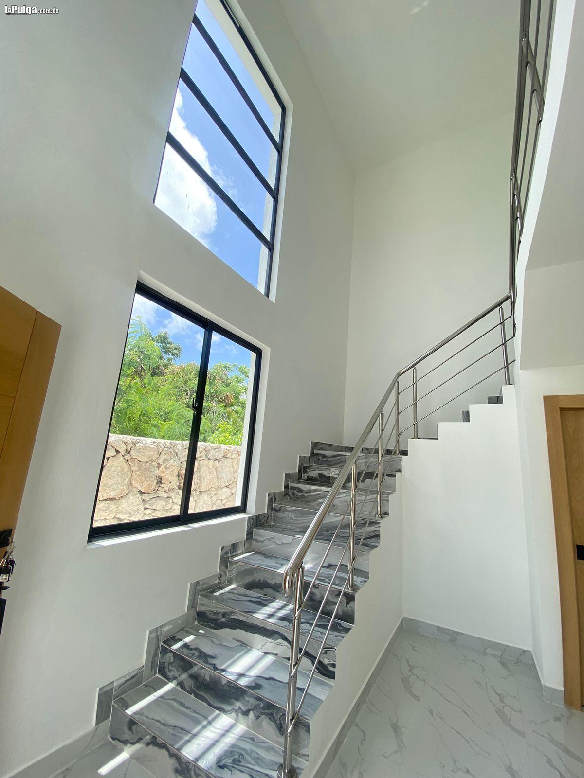 SE VENDE ESPECTACULAR CASA CON PISCINA EN PUNTA CANA  Foto 7160439-3.jpg