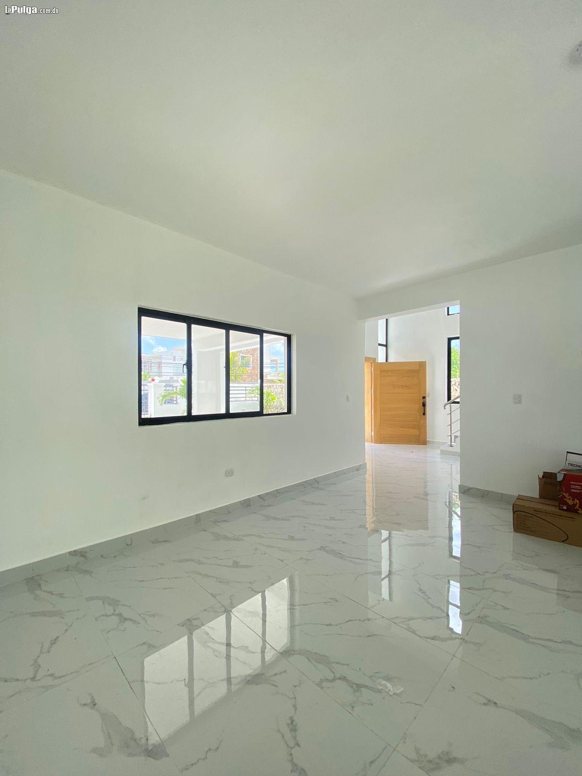 SE VENDE ESPECTACULAR CASA CON PISCINA EN PUNTA CANA  Foto 7160439-8.jpg