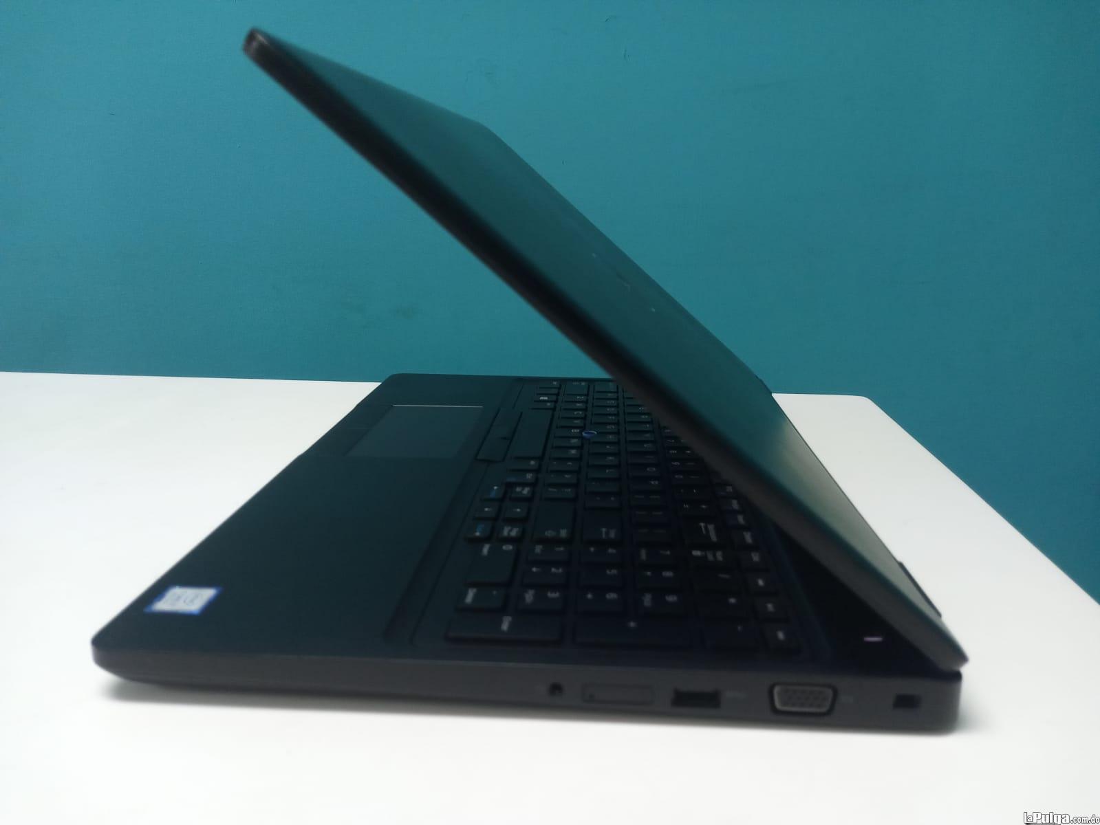 Laptop Dell Latitude 5590 / 8th Gen Intel Core i7 / 16GB DDR4 / 512G Foto 7160657-1.jpg