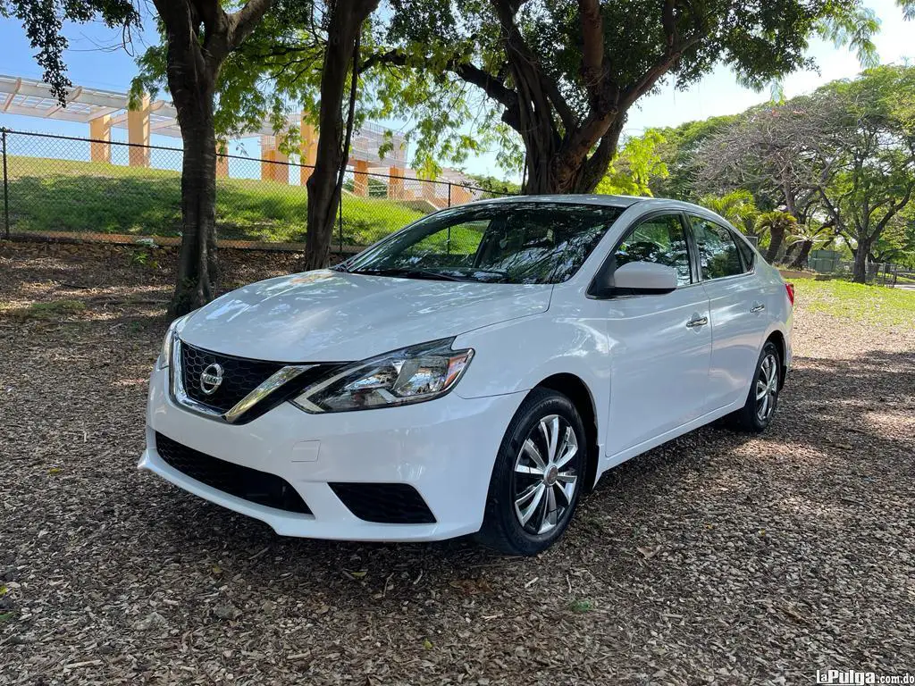 Nissan Sentra S 2019  Clean Foto 7160957-2.jpg