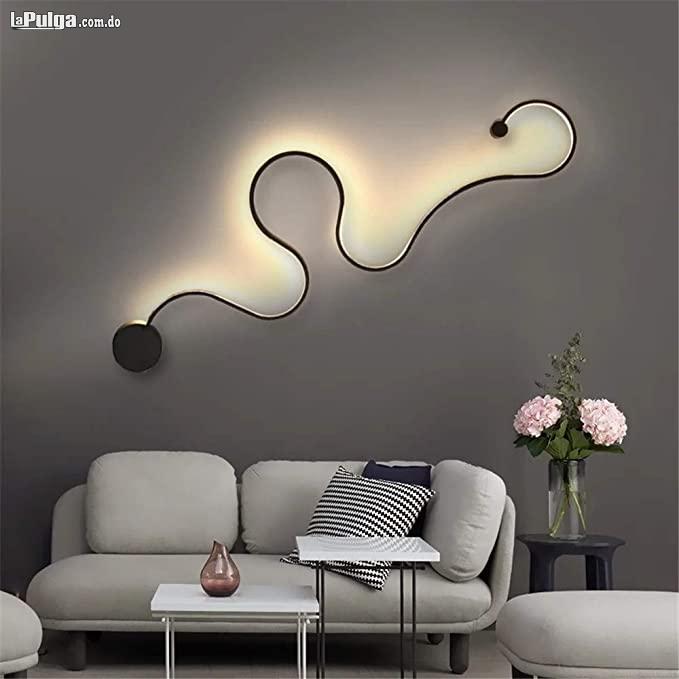 Lámpara de pared de aluminio en forma de serpiente creativa  Foto 7161600-1.jpg