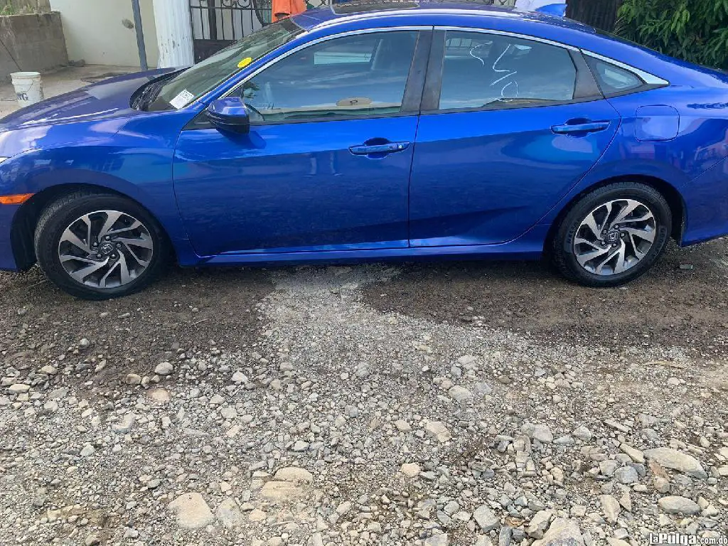 Honda Civic 2018  Foto 7161943-5.jpg