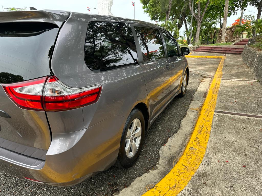 Toyota Sienna LE 2019 impecable. Foto 7162758-2.jpg