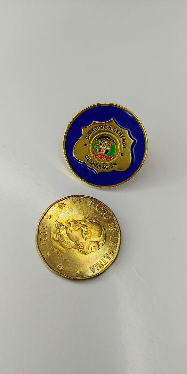 Pin personalizado en metal a partir de 100 unidades Foto 7163292-1.jpg