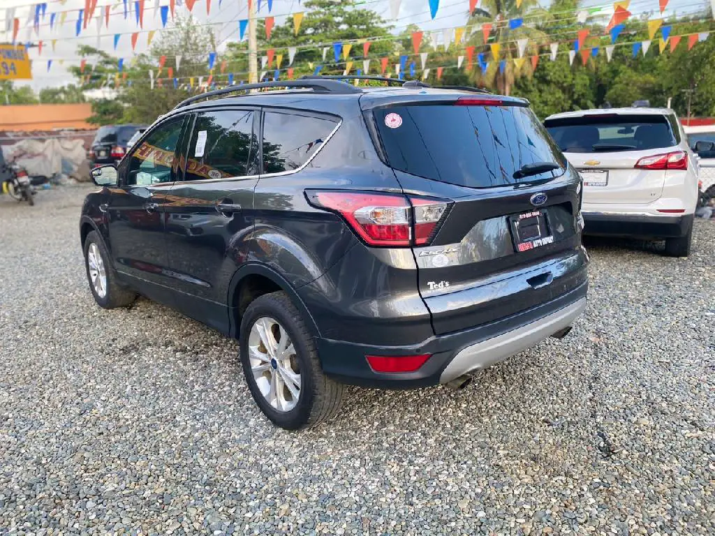 Ford Escape SE Ecoboost 2018 en San Cristóbal Foto 7163676-4.jpg