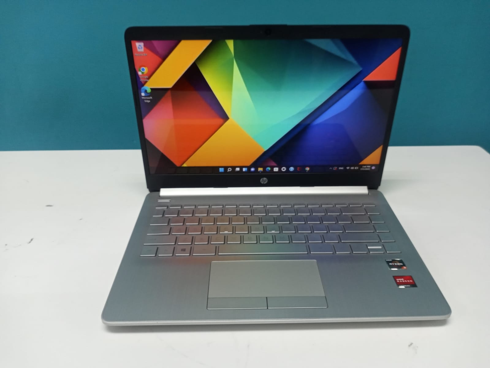 Laptop HP 14-dk1xxx / 10th Gen AMD Ryzen 3 3250U / 4GB DDR Foto 7163776-2.jpg