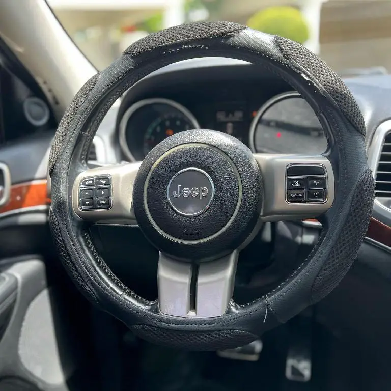 Jeep Grand Cherokee 2011 Panoramica Foto 7164045-4.jpg