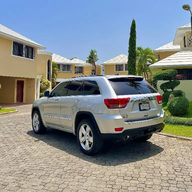 Jeep Grand Cherokee 2011 Panoramica Foto 7164045-9.jpg