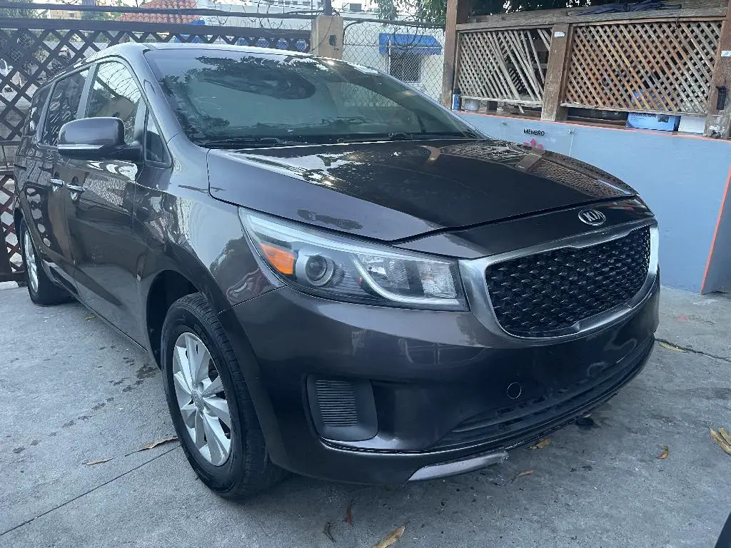 Kia Sedona LX 2017 Foto 7164740-1.jpg