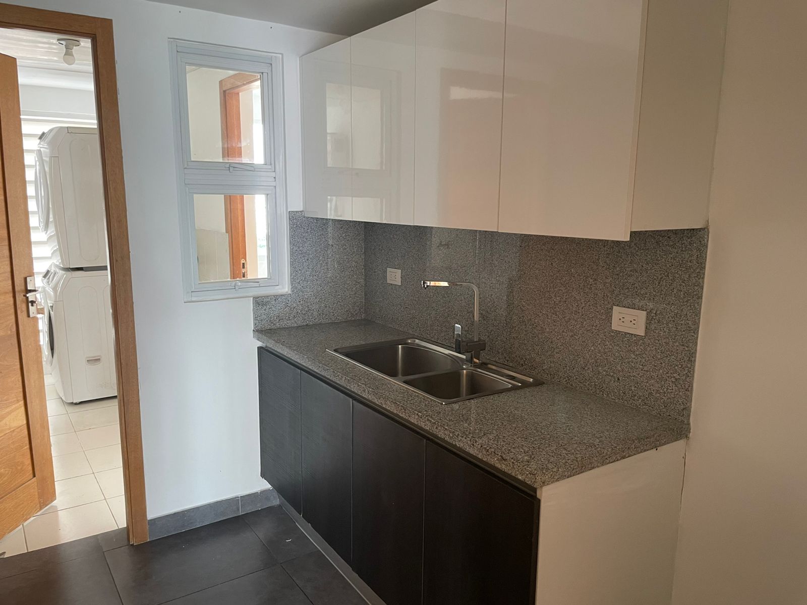 En venta apartamento con áreas sociales Ensanche Piantini D Foto 7165224-1.jpg