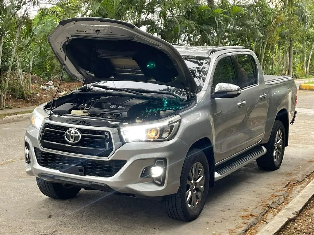 Toyota Hilux 2018 Gris  Foto 7165543-1.jpg