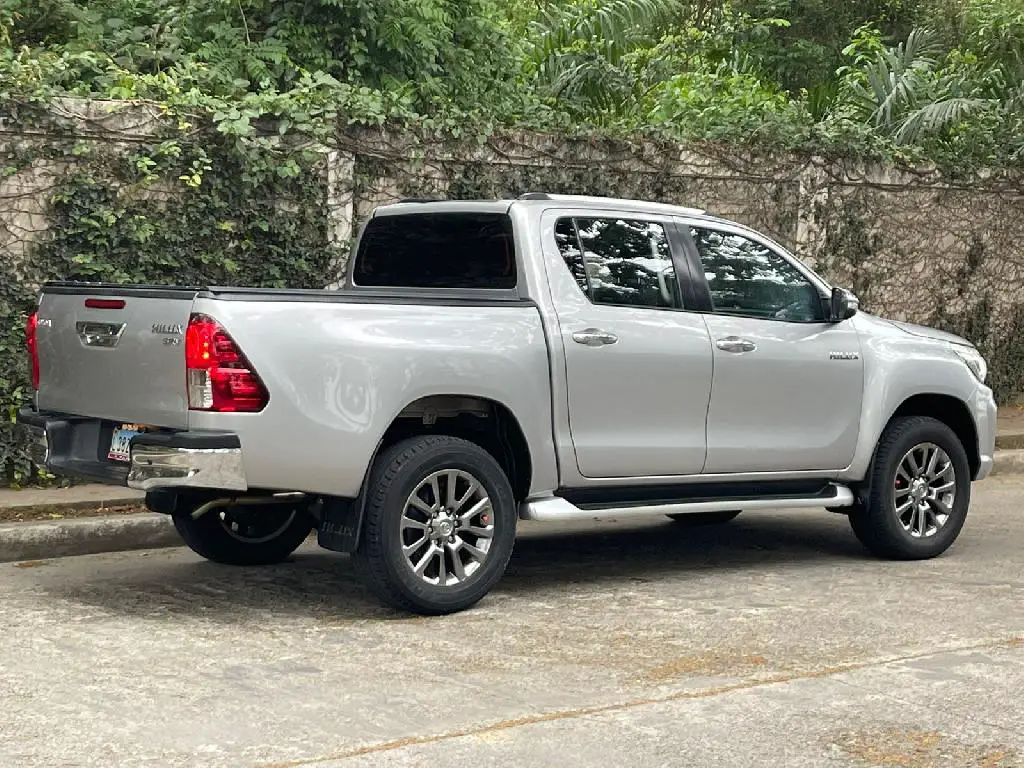 Toyota Hilux 2018 Gris  Foto 7165543-5.jpg