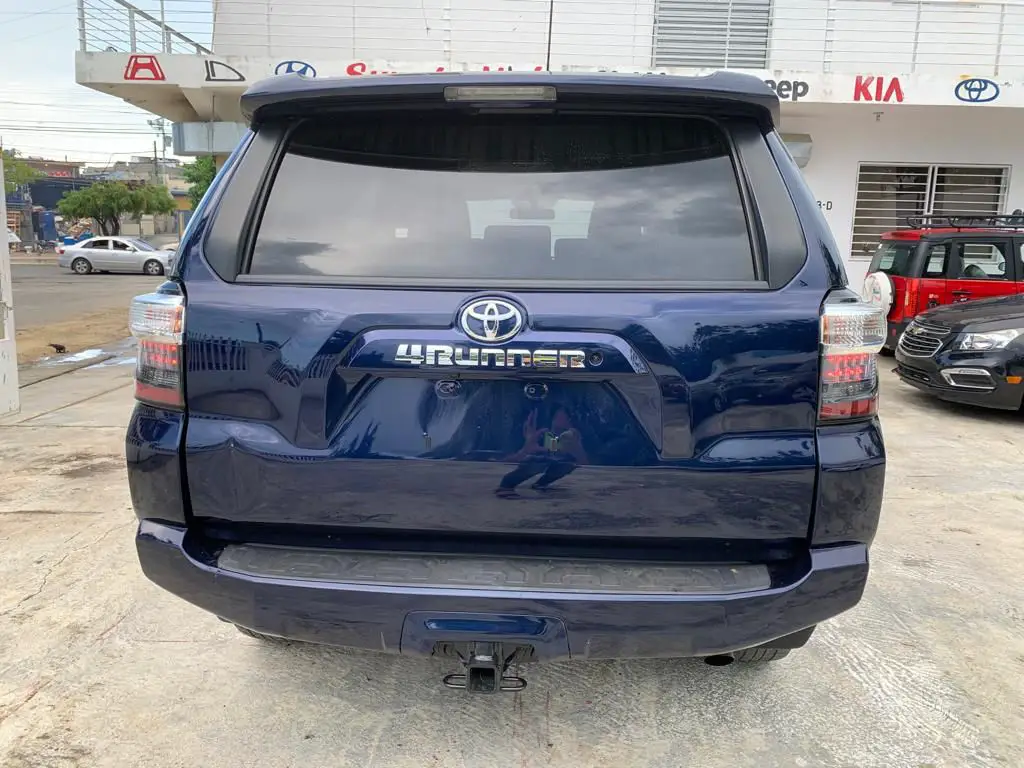 Toyota 4Runner  SR5 año 2018 Foto 7166319-2.jpg