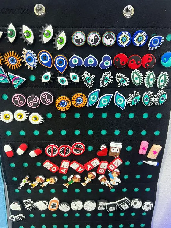 OFERTA DE CHARMS PARA CROCS DE TODAS LAS VARIEDADES Foto 7166978-2.jpg