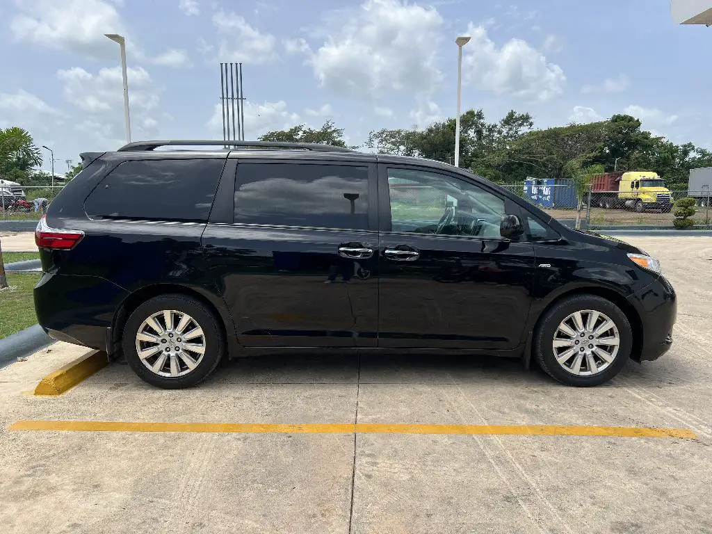 Toyota Sienna XLE Premiun 2018 en Hato Mayor Foto 7167371-4.jpg