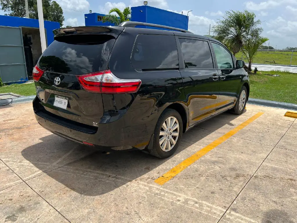 Toyota Sienna XLE Premiun 2018 en Hato Mayor Foto 7167371-e1.jpg