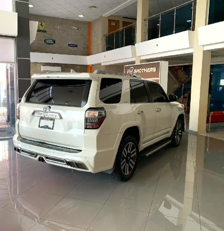 2017 Toyota 4runner SR5  en Santo Domingo DN Foto 7168263-5.jpg