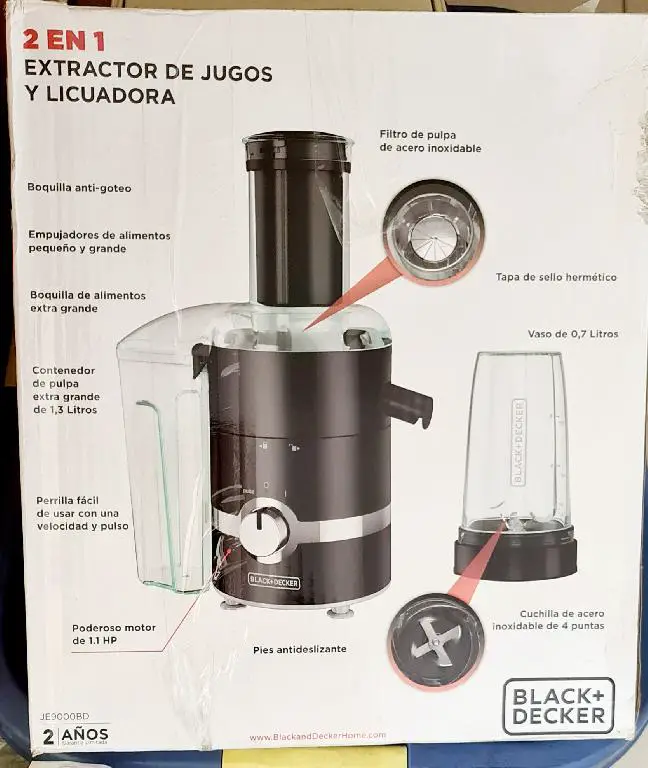 Black And Decker JE9000BD 2 en 1 Extractor y Licuadora.  Foto 7168491-3.jpg