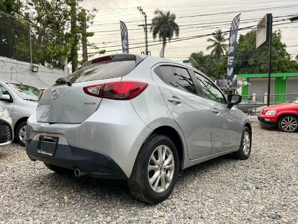 Mazda Demio FULL 2018 Foto 7168779-1.jpg