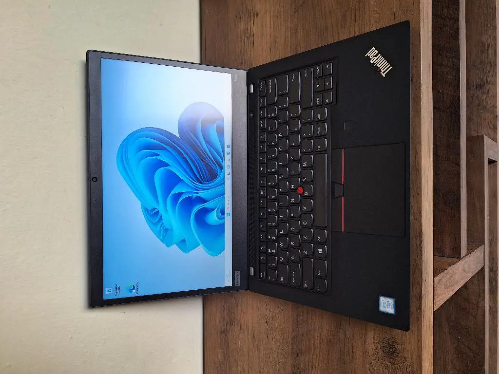 Laptop Lenovo Thinkpad T490 Foto 7168914-1.jpg