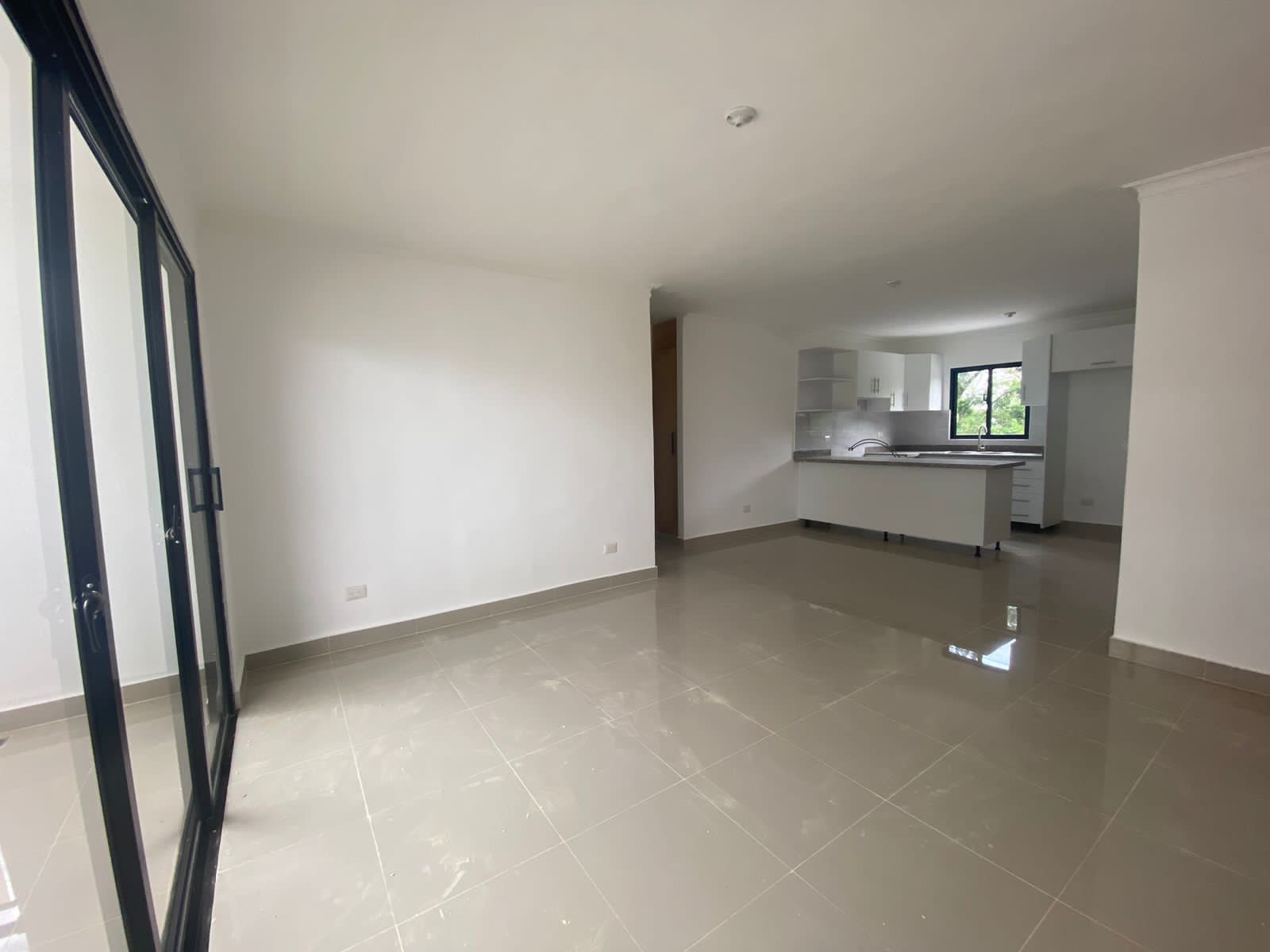 Apartamento amplio LISTO 106Mts Av. Jacobo Majluta Foto 7169314-j5.jpg