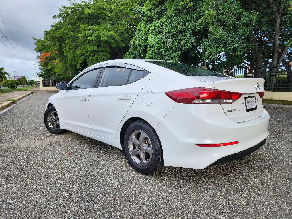 Hyundai Avante 2018 Foto 7169996-1.jpg