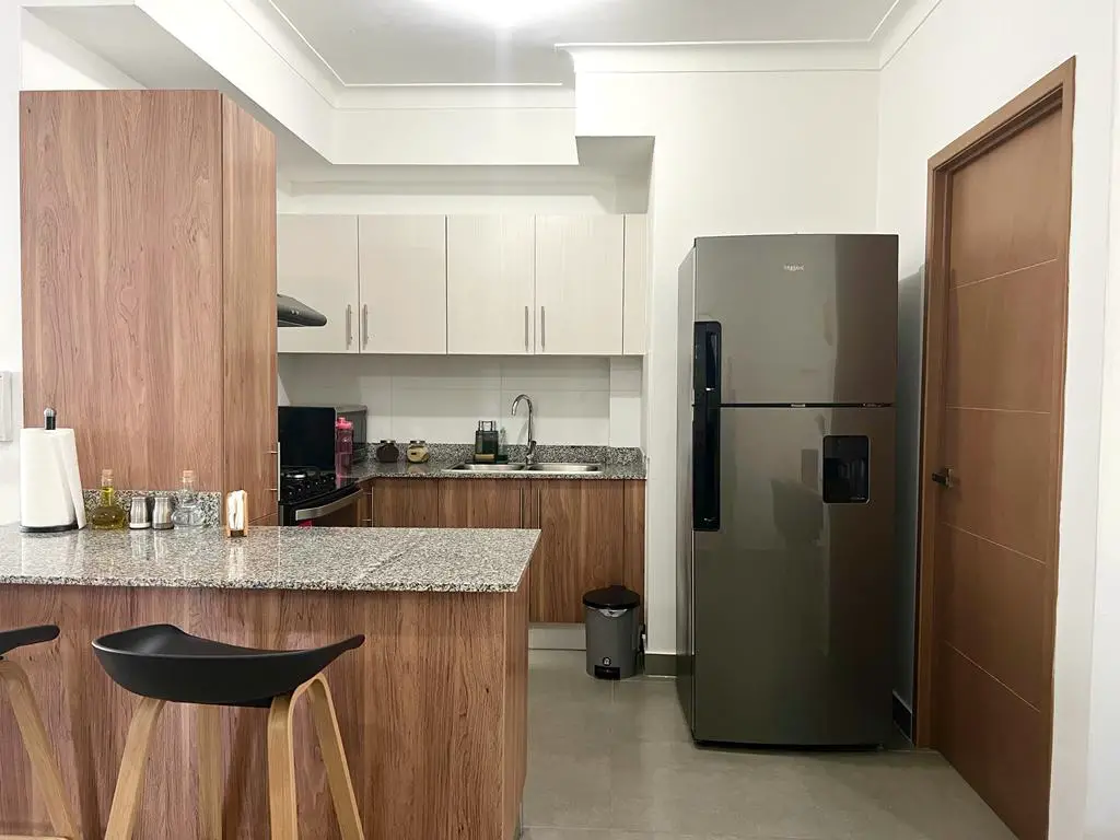 se alquila apartamento nuevo y totalmente amueblado Foto 7170581-1.jpg