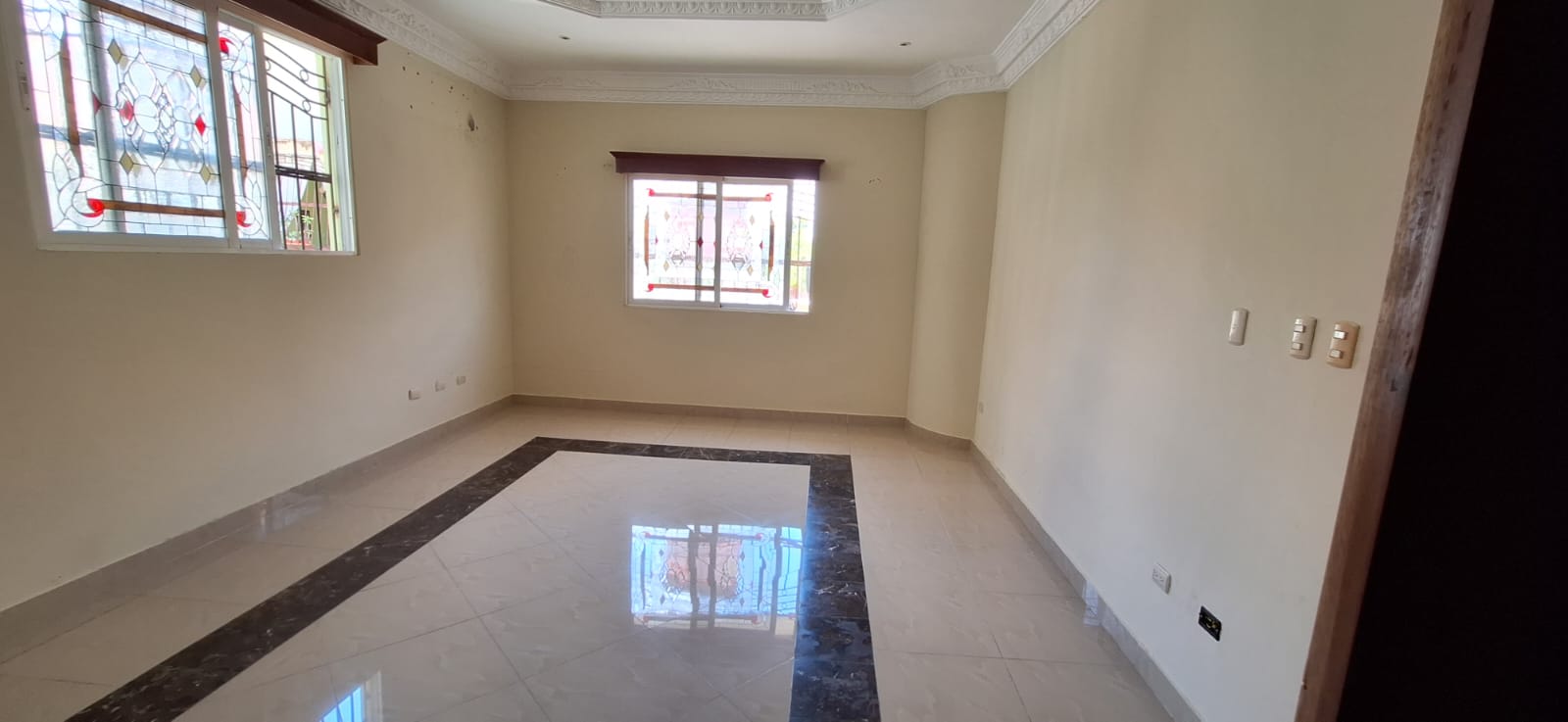 VENDO UNA CASA DE 3 NIVELES EN PROYECTO CERRADO SANTO DOMIN Foto 7170775-3.jpg