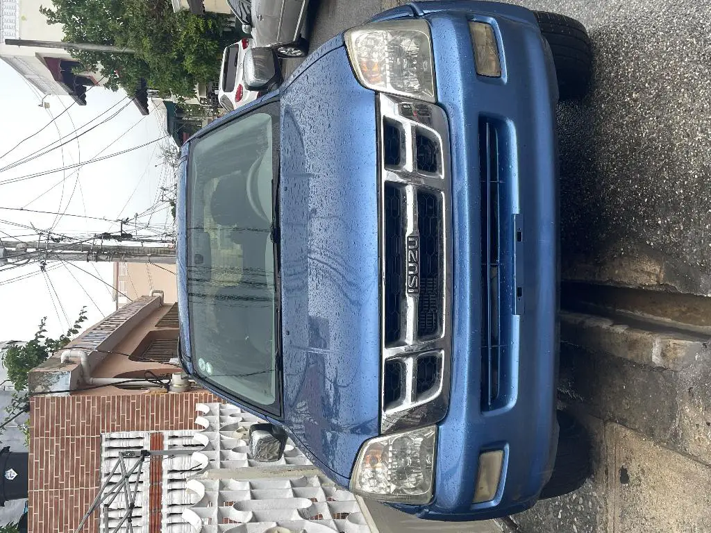 Vendo isuzu 2004 Foto 7171320-V2.jpg