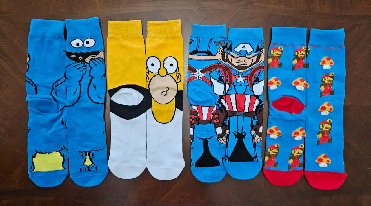 Cartoon Socks /  Happy Socks Foto 7171344-2.jpg