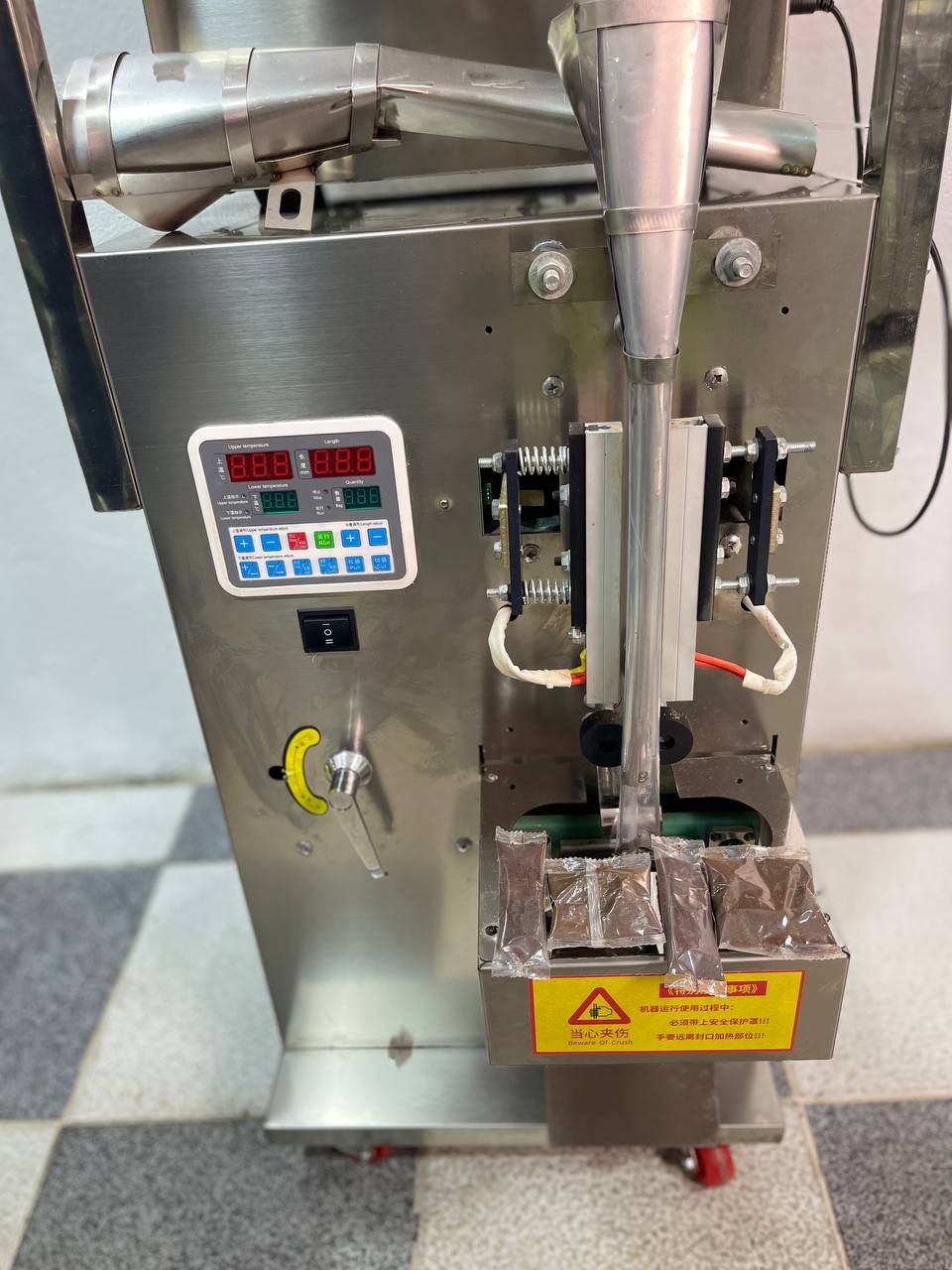 Máquina selladora envasadora de polvo llenadora de especia Foto 7172036-11.jpg