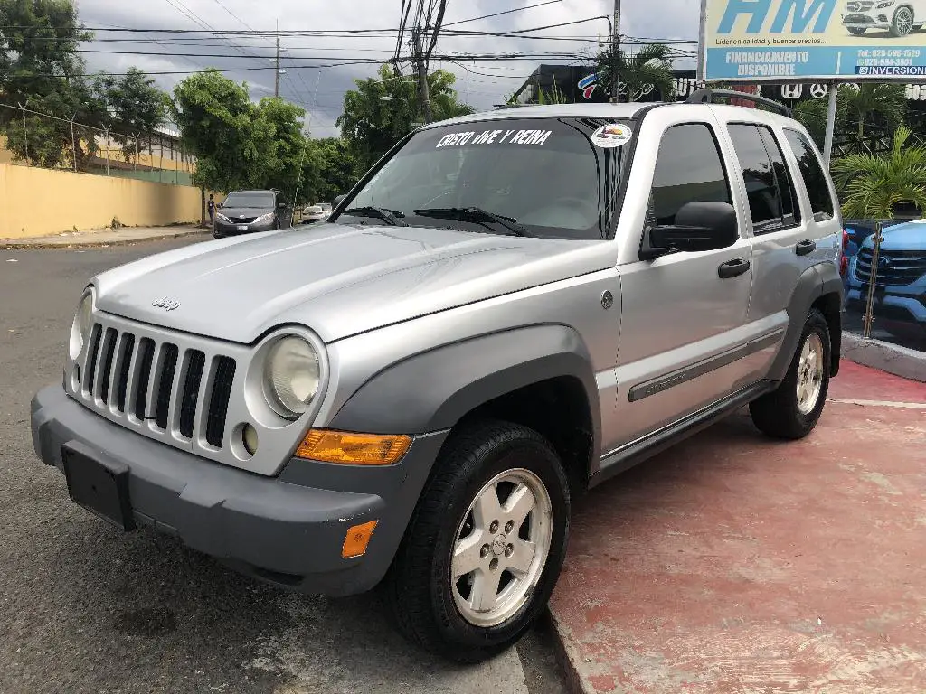 Jeep liberty Diésel 2005 Nuevo Foto 7172041-3.jpg